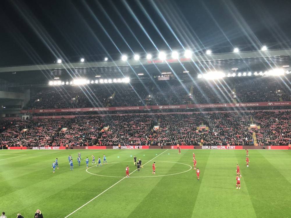 曼联有望终结客场连败纪录，与狼队一战机构看好红魔稍占上风（机构看好红魔略占上风，曼联客战狼队有望终结客场连败）