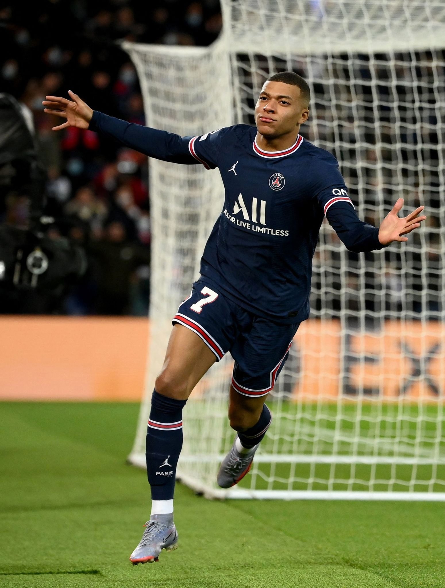 布达佩斯奇迹之夜，“新罗比-基恩”归位！（布达佩斯神奇之夜，“新罗比-基恩”重返巅峰！）