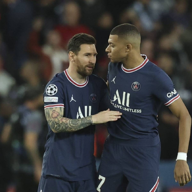 樊振东回归突生悬念！3大变数卡住国乒一哥，王励勤如何抉择？（樊振东回归风云再起：三大变量牵动国乒一哥，王励勤如何取舍）