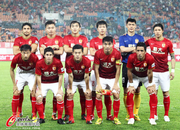 广岛三箭3-1柏太阳神夺冠，热尔曼-良、东俊希建功（广岛三箭3比1击败柏太阳神加冕，热尔曼-良与东俊希破门）