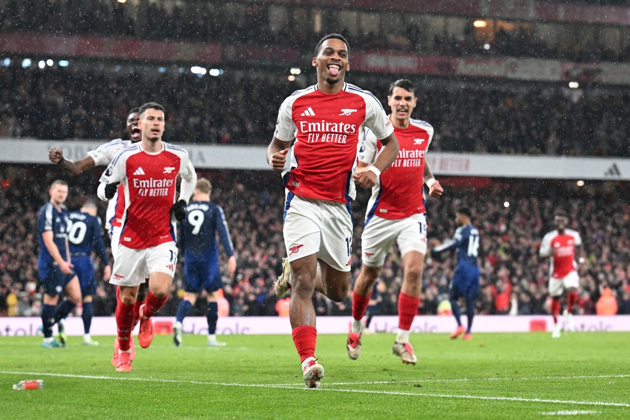 赖因德斯：会继续给阿森纳施压，我们要踢得毫无畏惧（赖因德斯：持续施压阿森纳，我们将无畏出战）