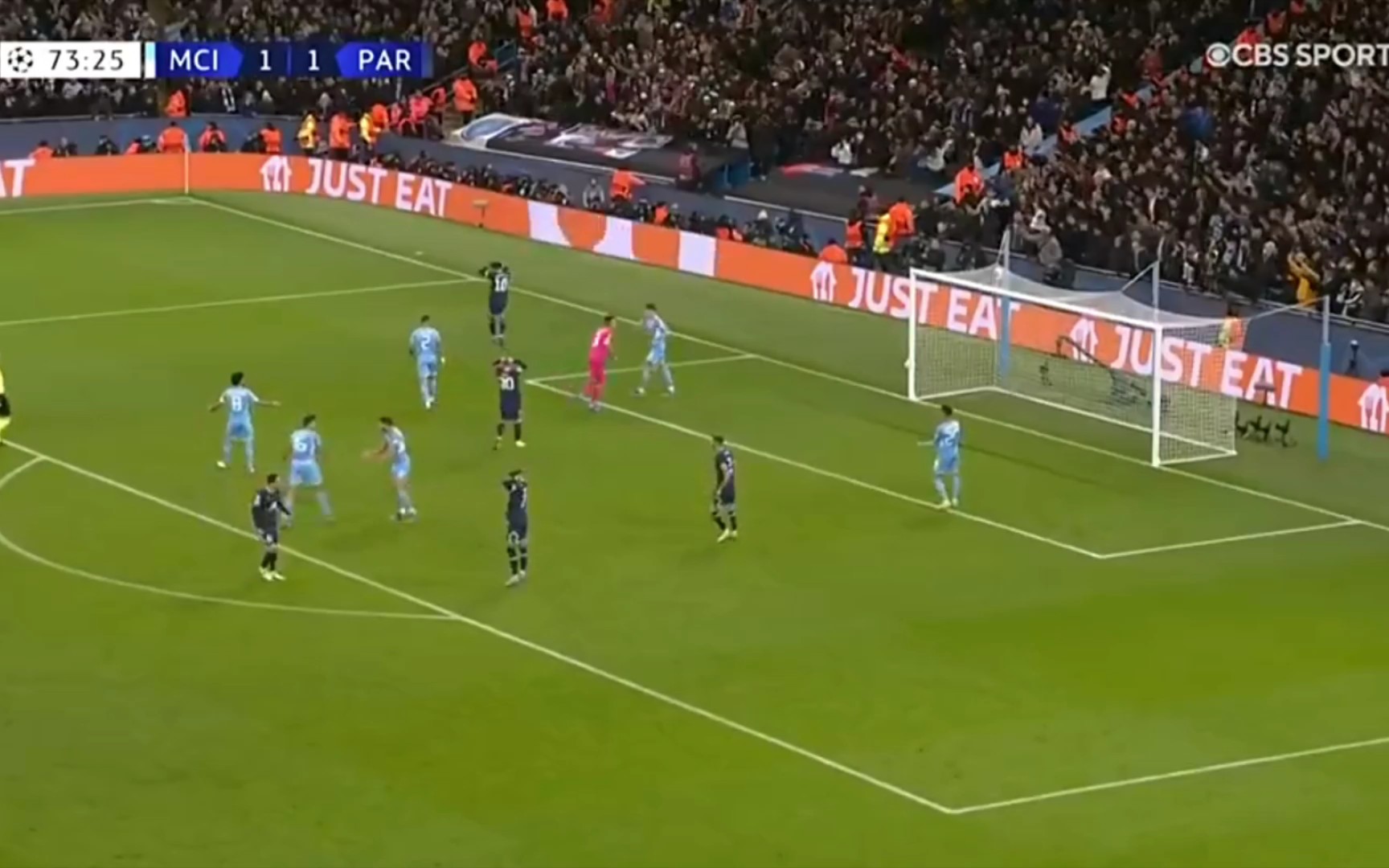 曼城联赛排名升至第二，距榜首阿森纳仅2分（曼城升至联赛第二，距领头羊阿森纳仅差2分）